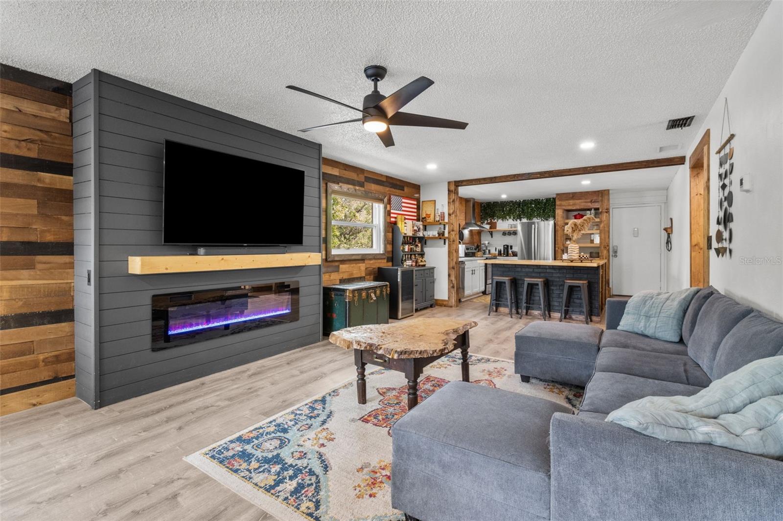 Image 8 of 37 For 9821 113th Street 201