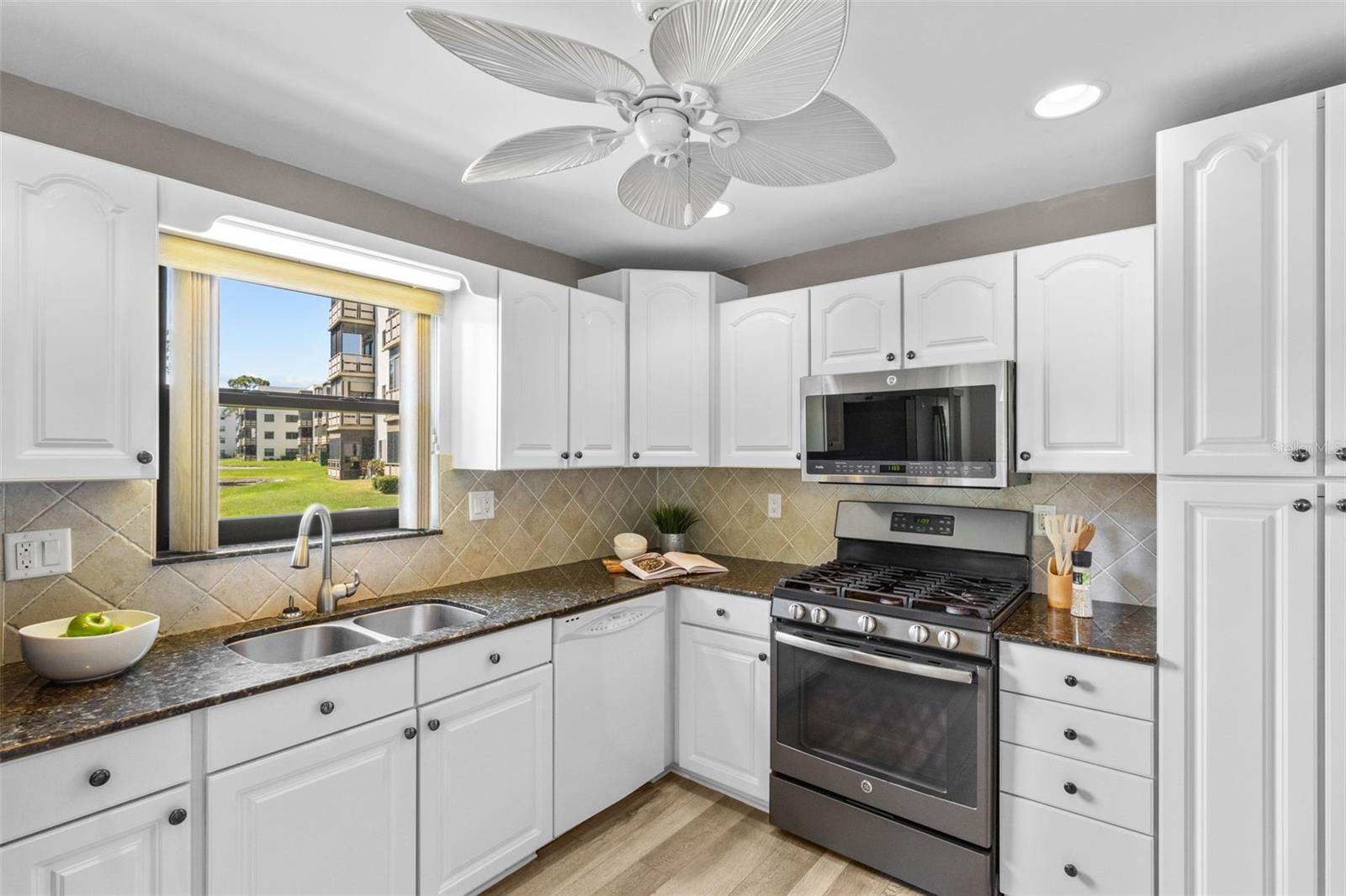 Image 7 of 50 For 6190 80th Street N 102
