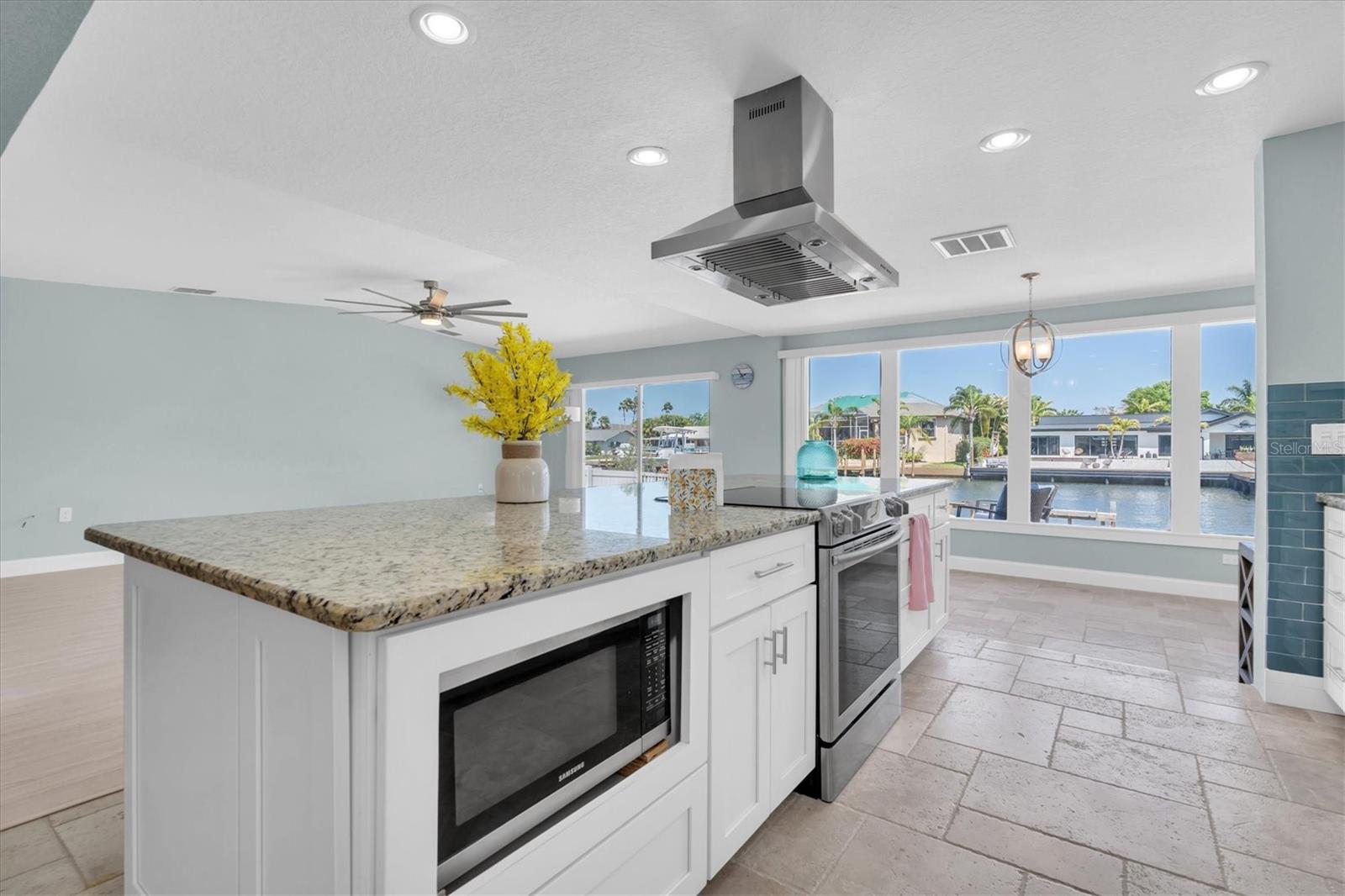 Image 14 of 53 For 4055 Floramar Terrace