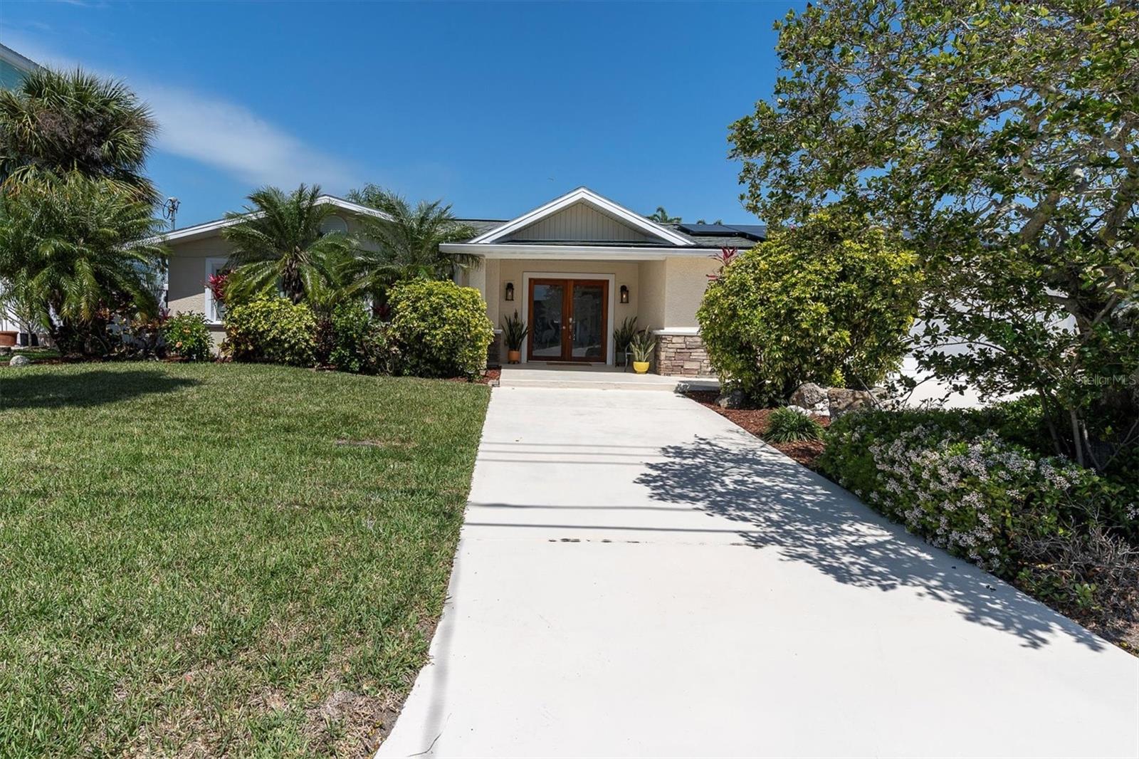Image 3 of 53 For 4055 Floramar Terrace