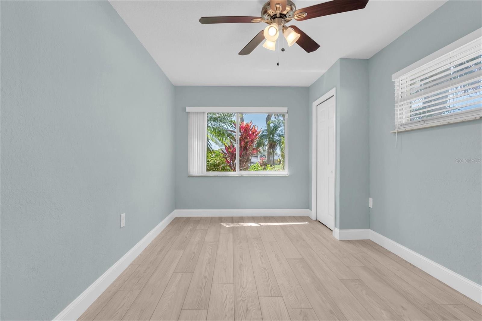 Image 32 of 53 For 4055 Floramar Terrace