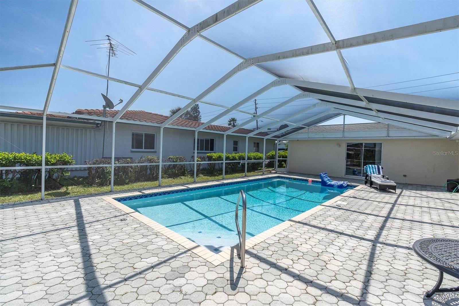 Image 35 of 53 For 4055 Floramar Terrace
