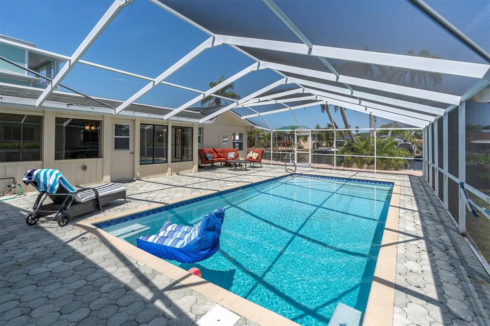 Image 37 of 53 For 4055 Floramar Terrace