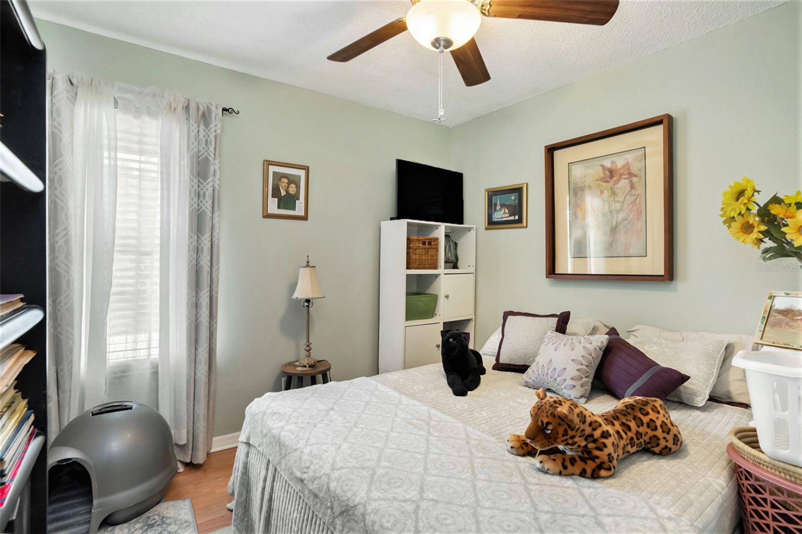 Listing photo id 13 for 3203 Doe Court