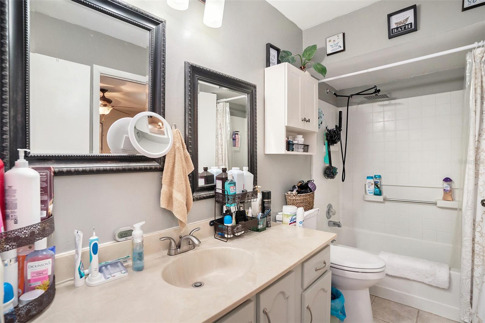 Listing photo id 14 for 3203 Doe Court
