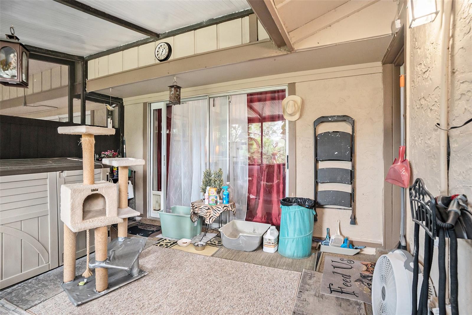 Listing photo id 16 for 3203 Doe Court