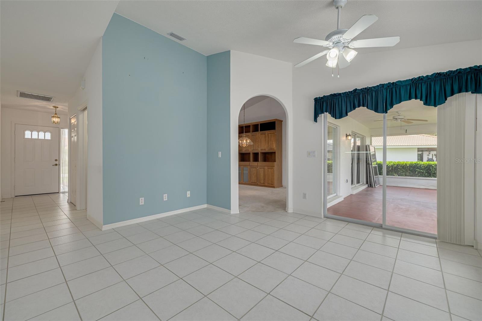 Image 12 of 57 For 5812 Garden Lakes Majestic