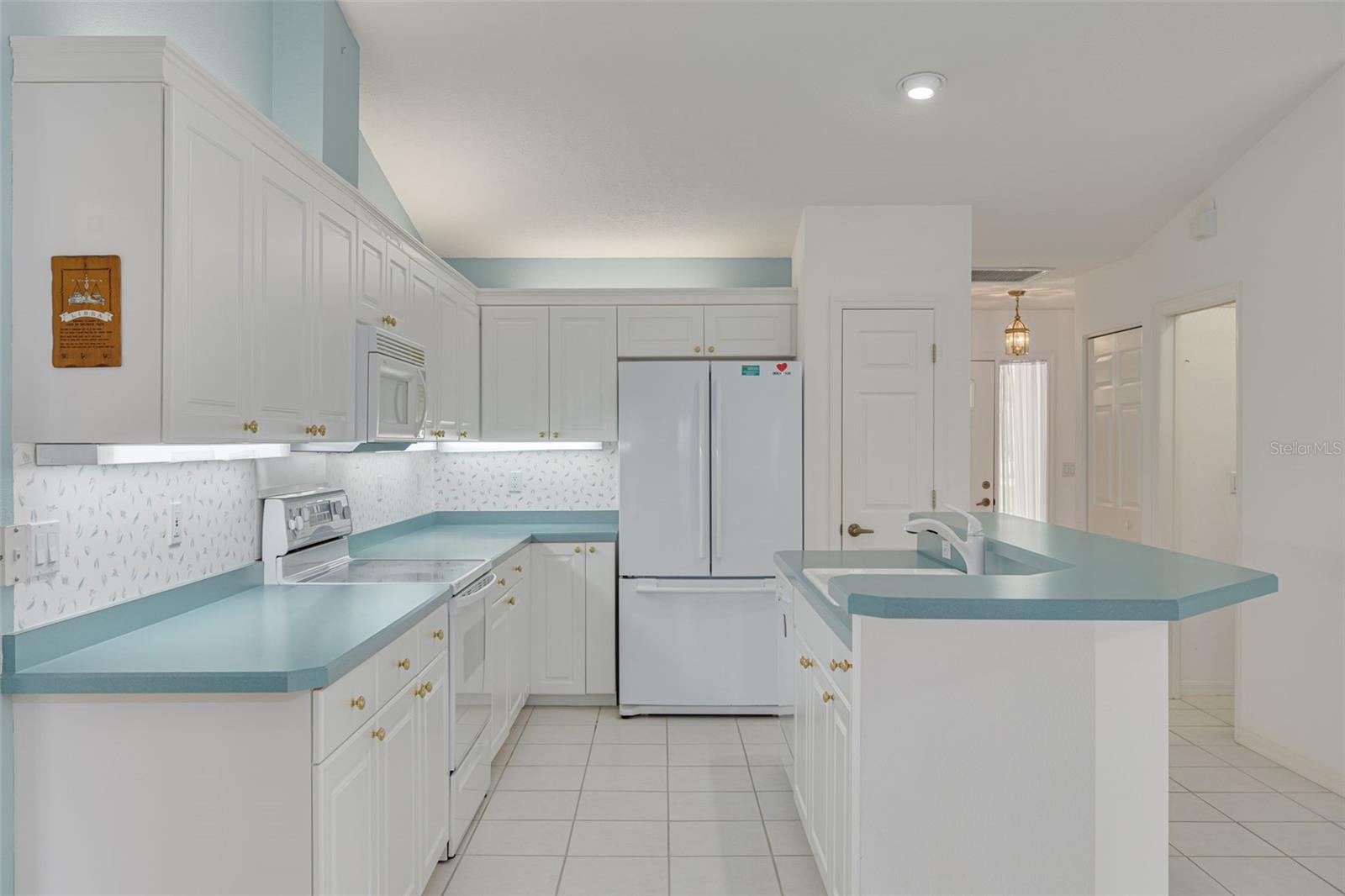 Image 17 of 57 For 5812 Garden Lakes Majestic