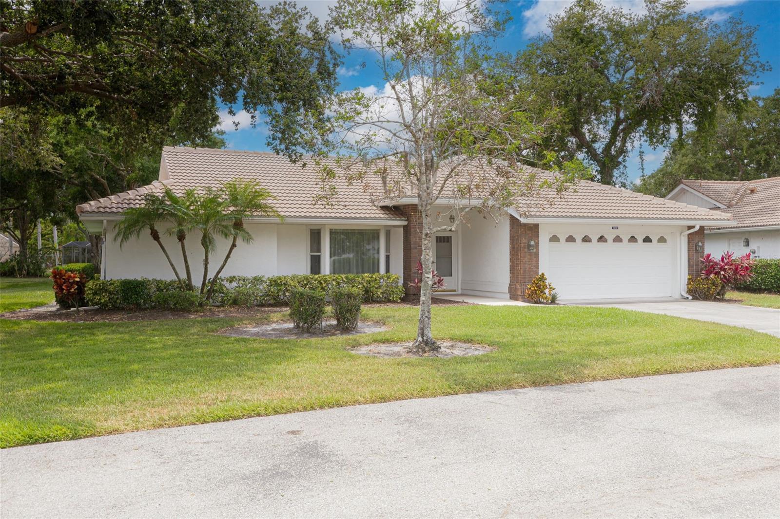 Image 2 of 57 For 5812 Garden Lakes Majestic