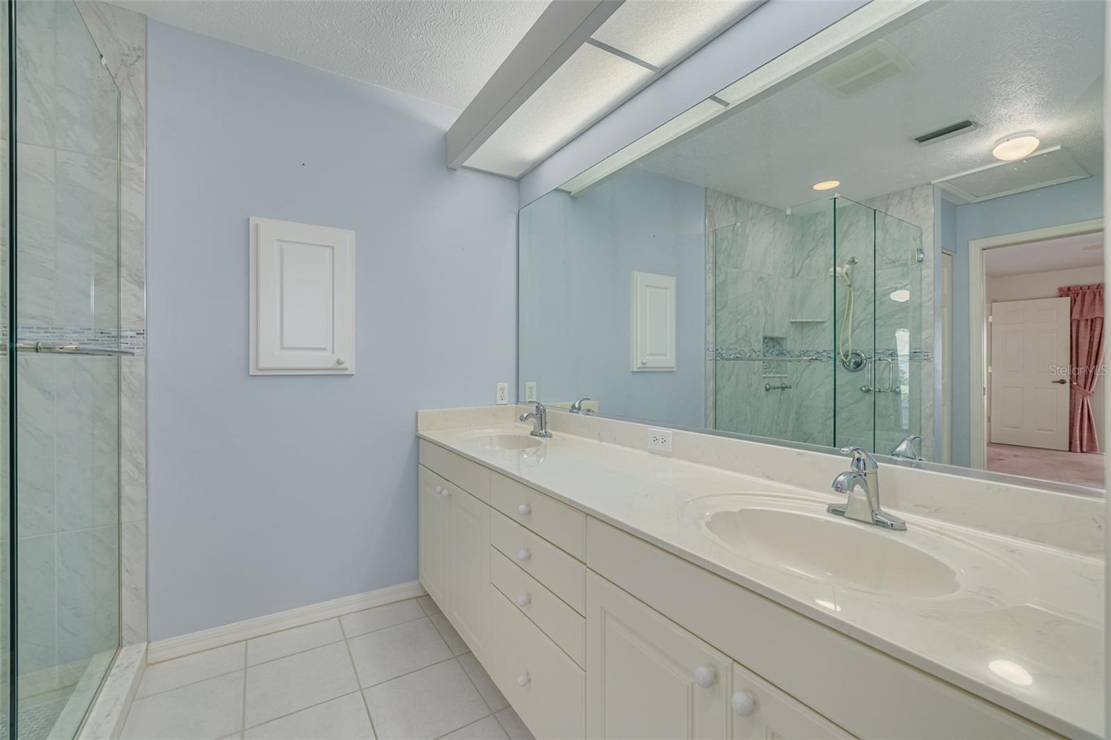Image 27 of 57 For 5812 Garden Lakes Majestic