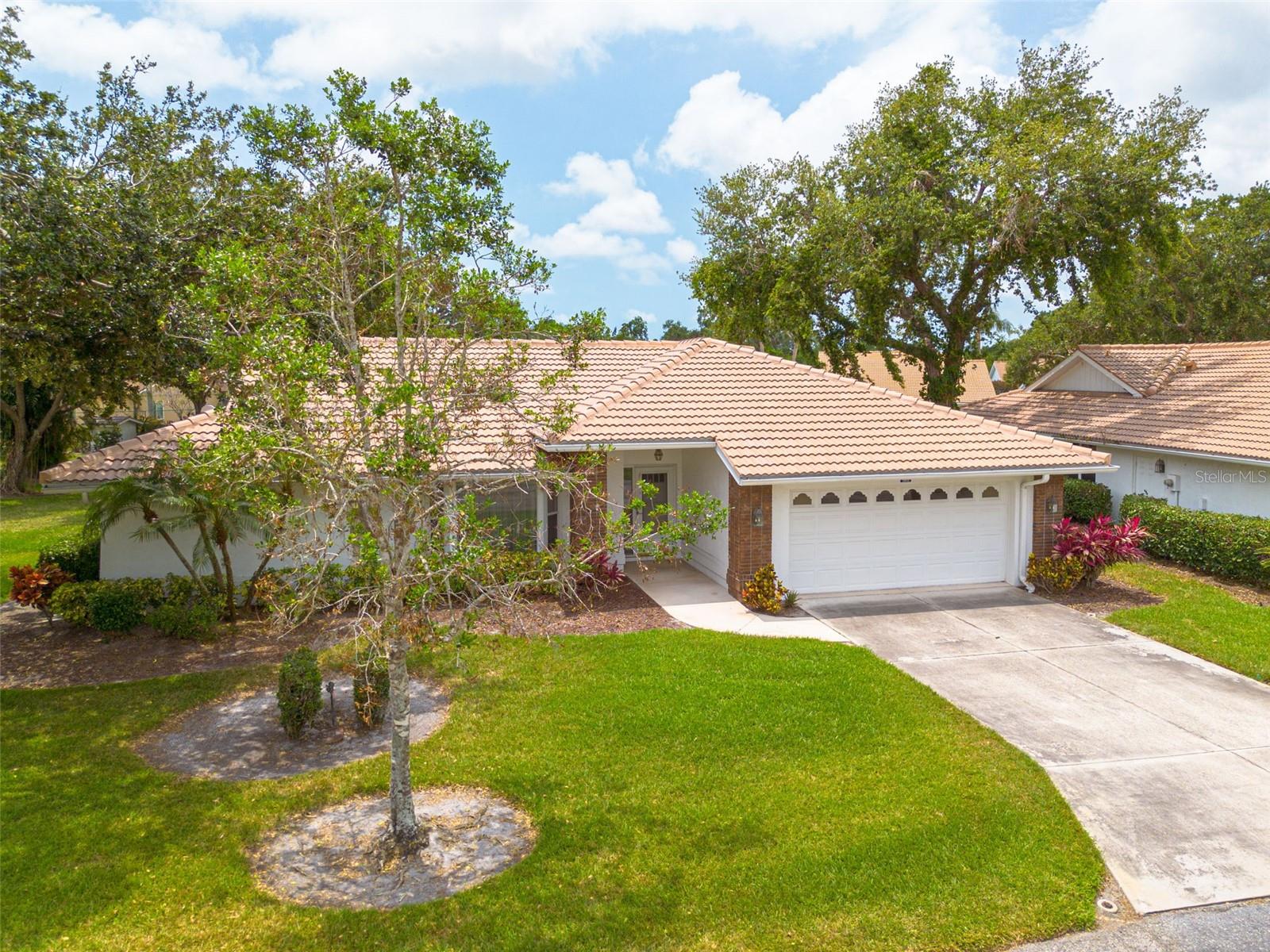 Image 3 of 57 For 5812 Garden Lakes Majestic