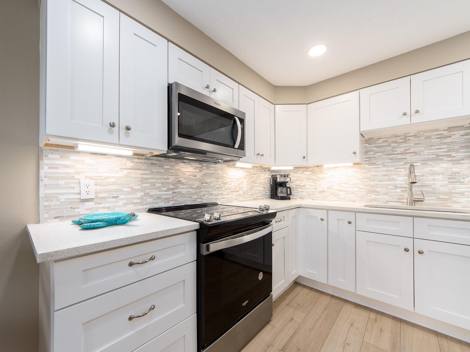Image 10 of 48 For 51 Island Way 503
