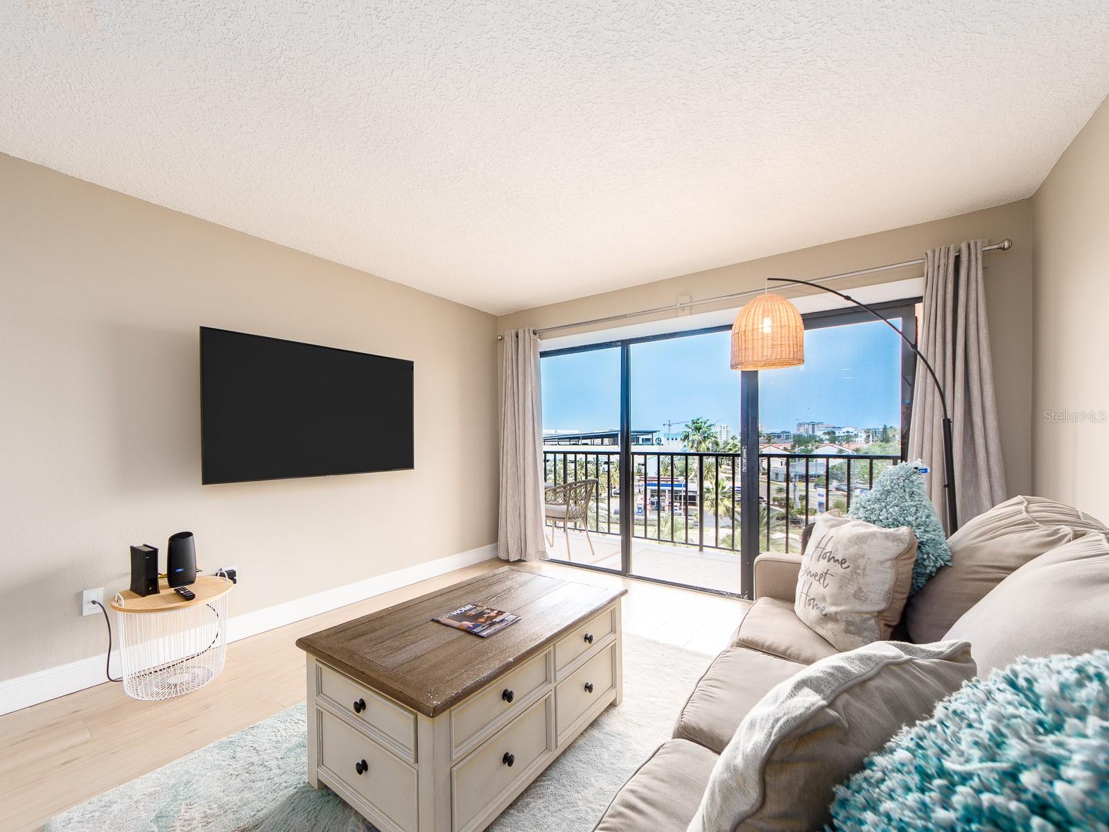 Image 17 of 48 For 51 Island Way 503