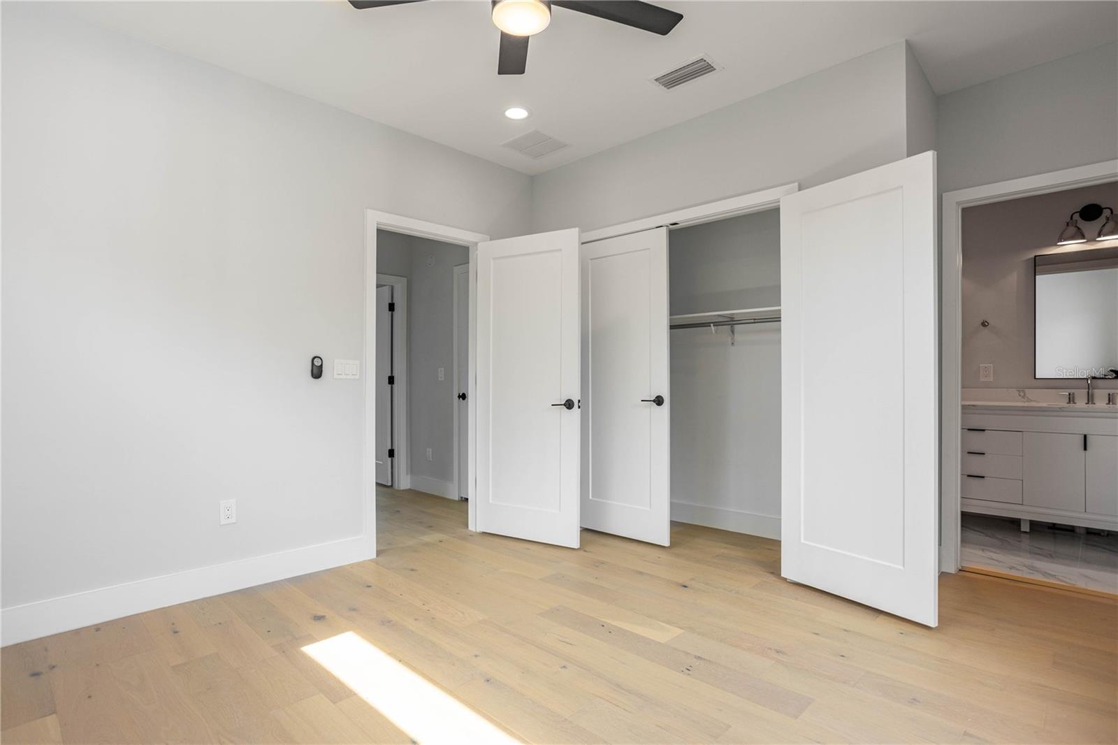 Image 19 of 23 For 607 W Euclid Ave  3