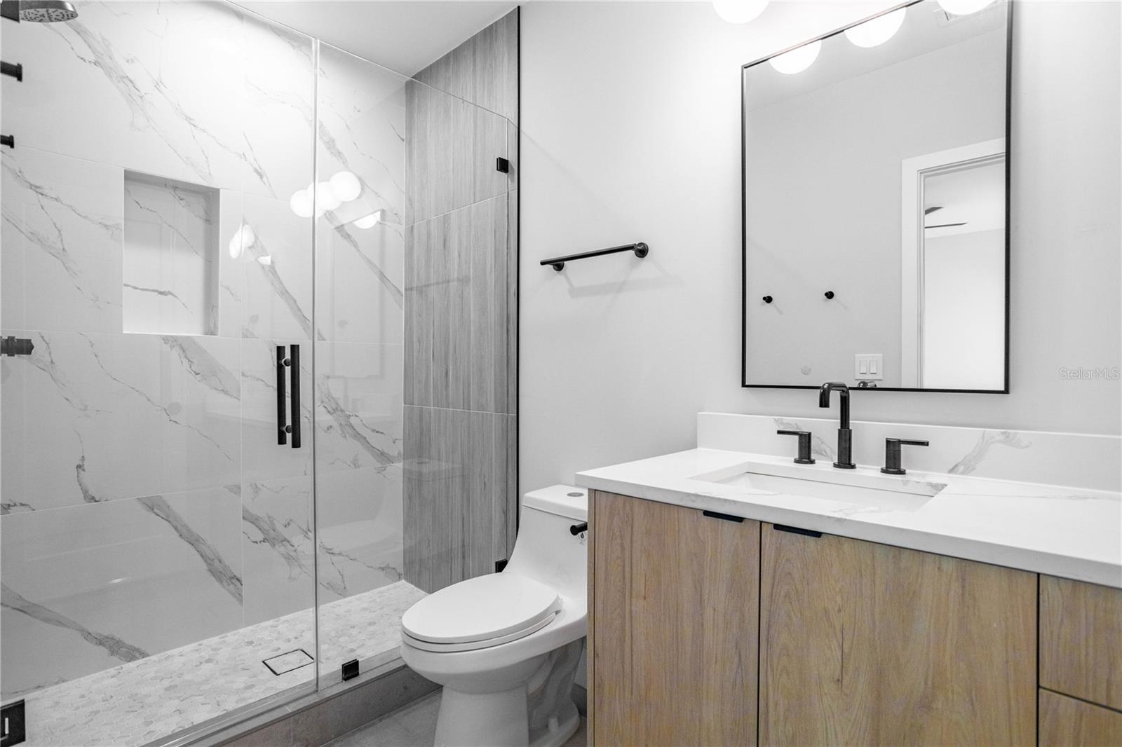 Image 22 of 23 For 607 W Euclid Ave  3