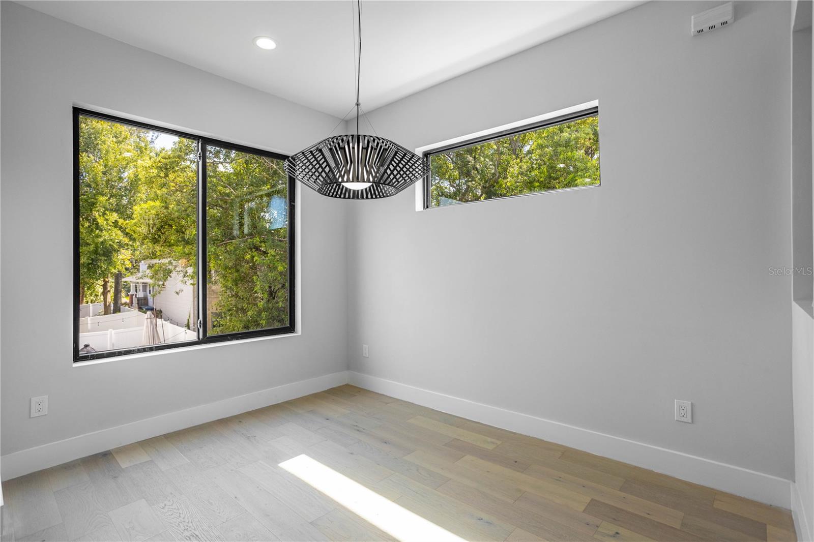 Image 7 of 23 For 607 W Euclid Ave  3
