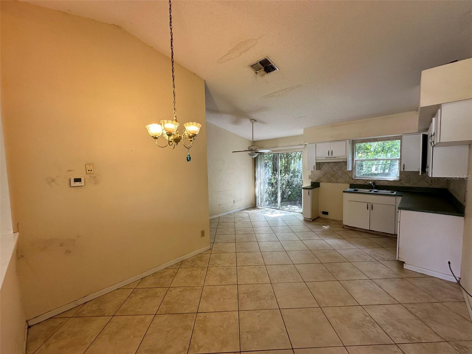 Image 3 of 10 For 650 Palm Place