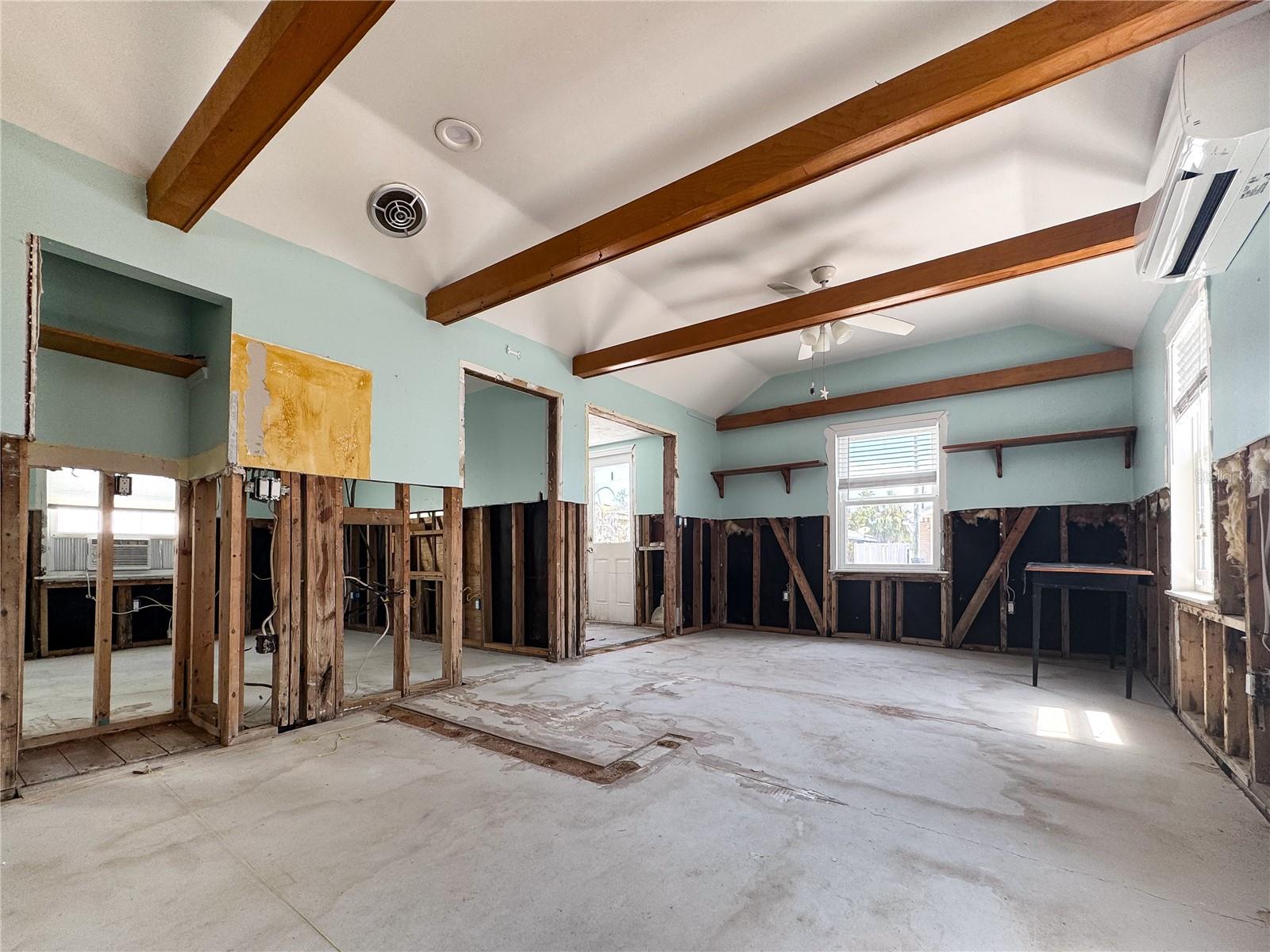 Image 22 of 27 For 13326 1st Street E