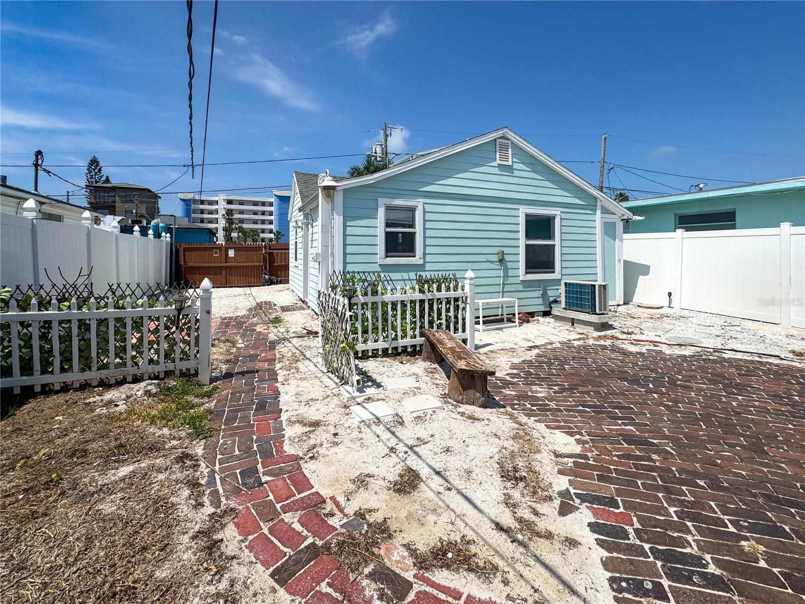 Image 27 of 27 For 13326 1st Street E