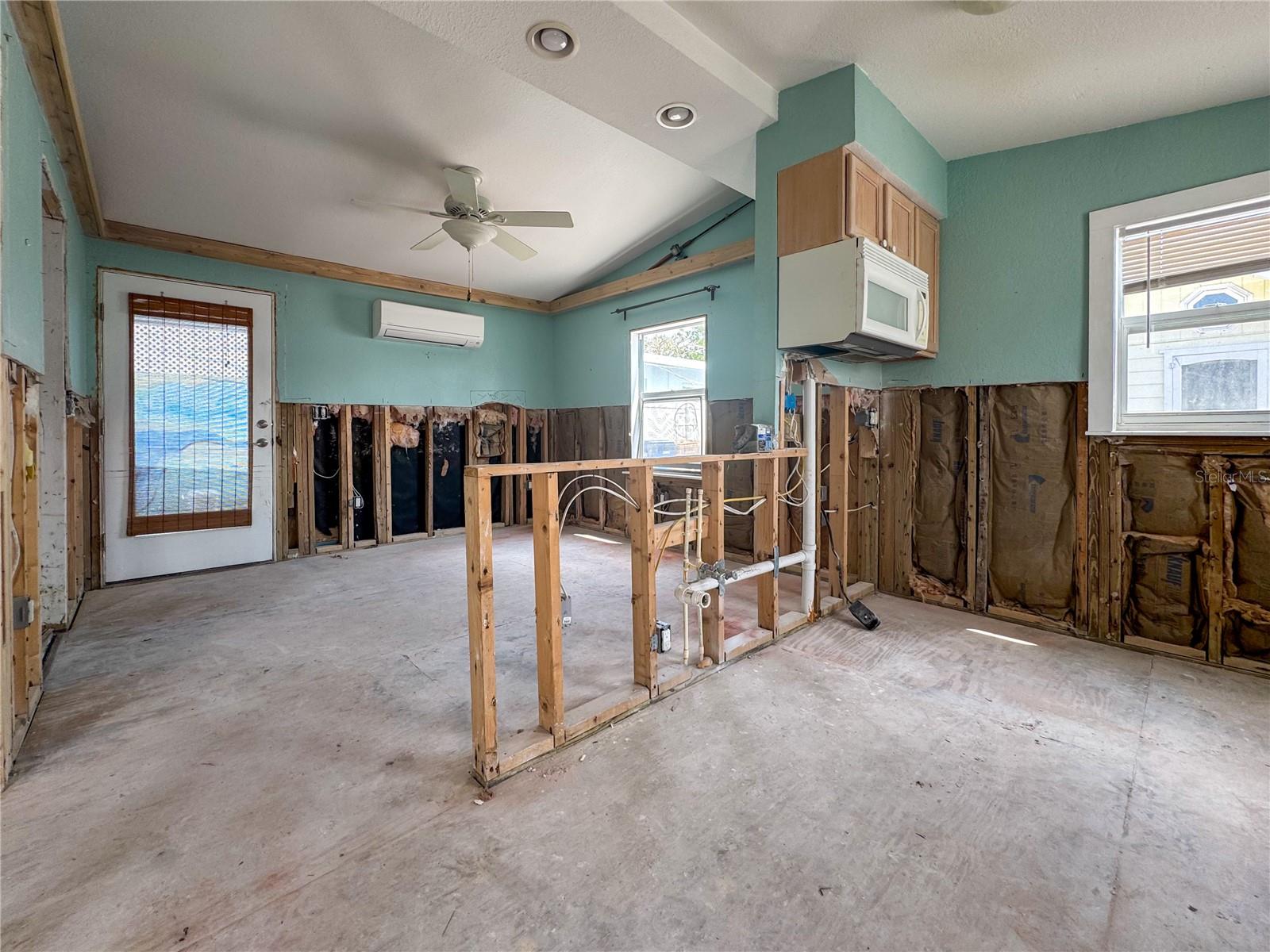 Image 3 of 27 For 13326 1st Street E