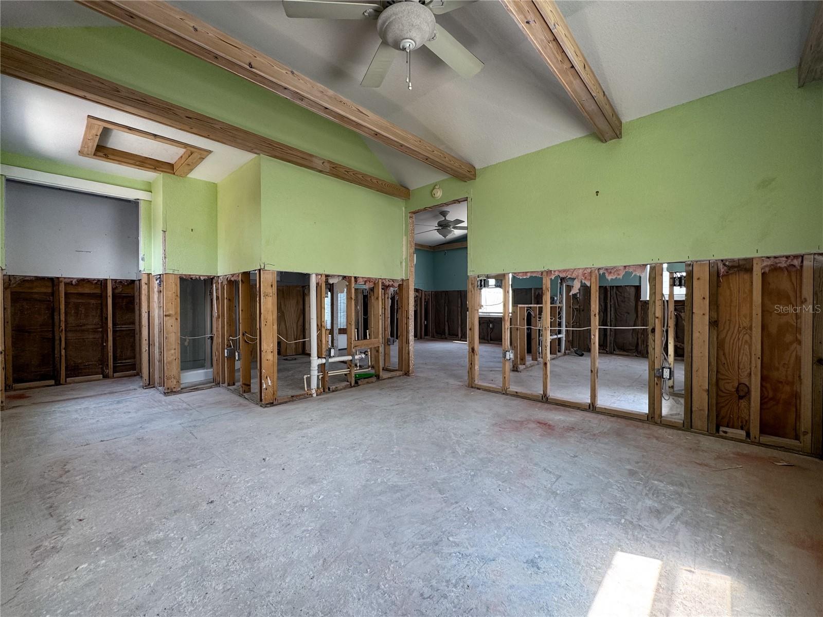 Image 9 of 27 For 13326 1st Street E