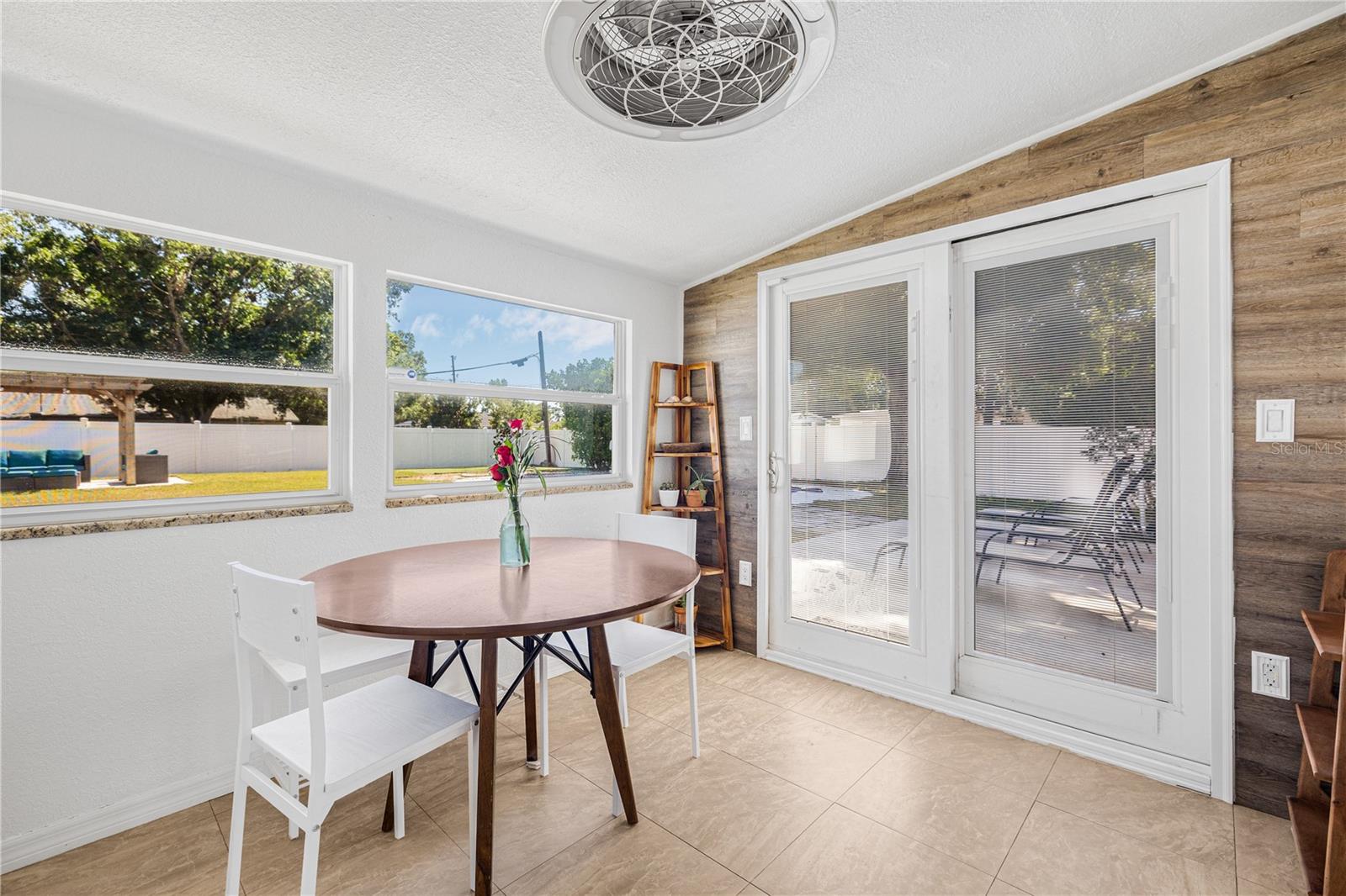 Image 11 of 20 For 5740 67th Avenue N