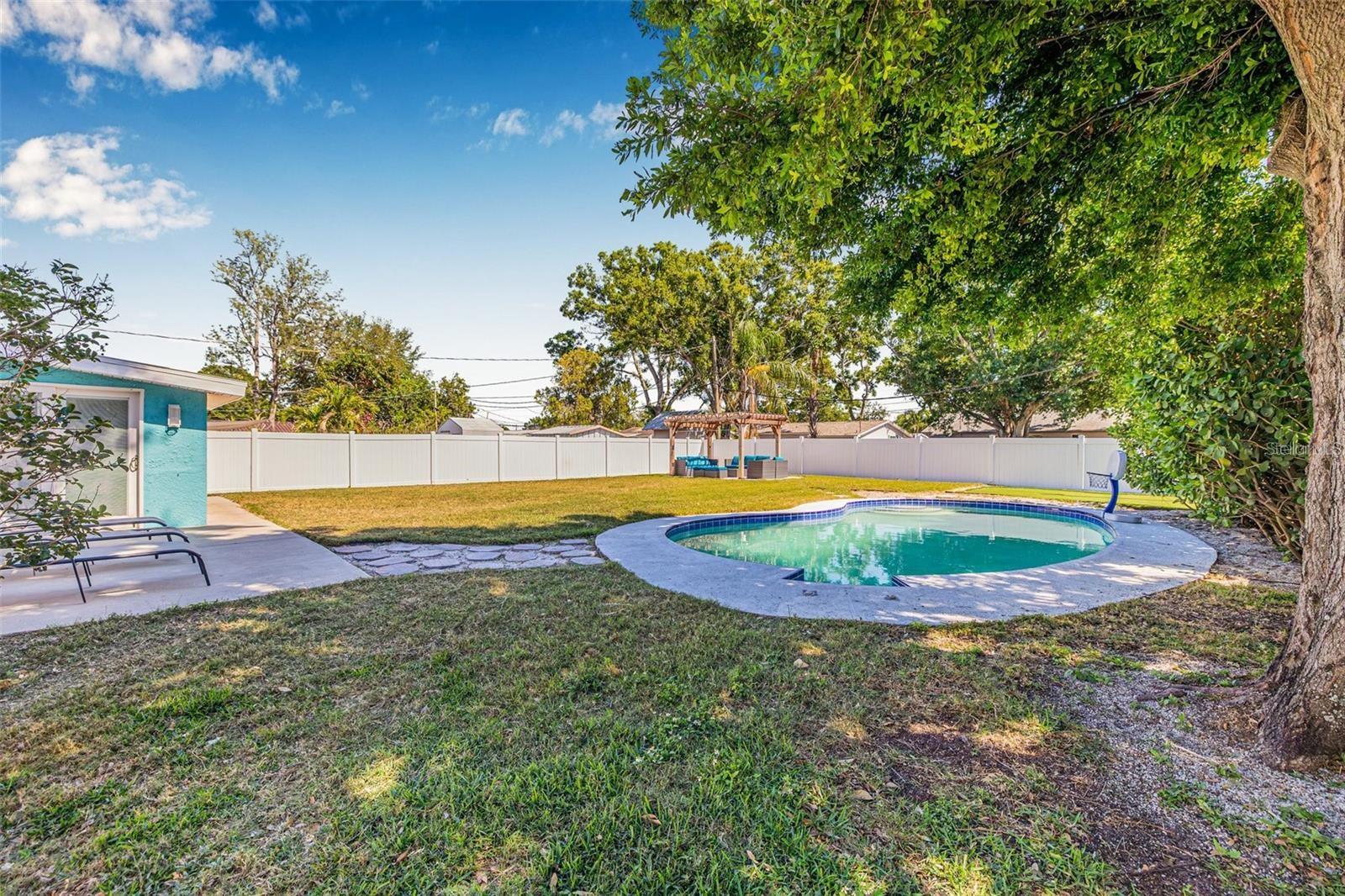 Image 19 of 20 For 5740 67th Avenue N