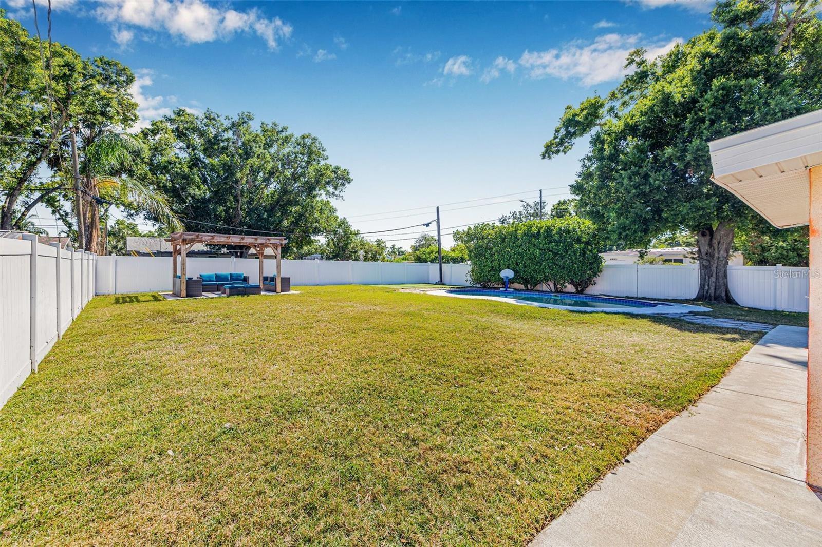 Image 3 of 20 For 5740 67th Avenue N