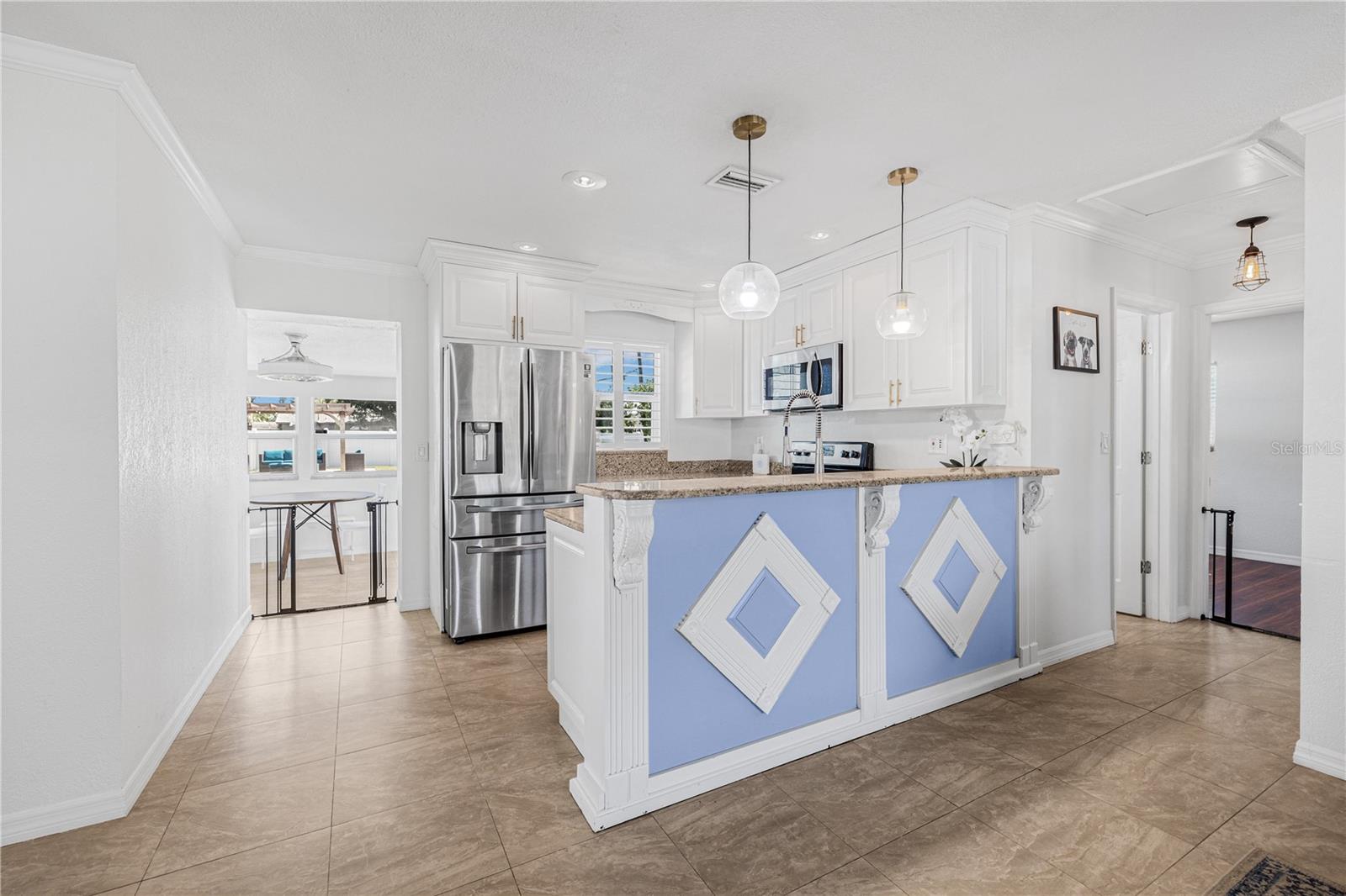 Image 7 of 20 For 5740 67th Avenue N