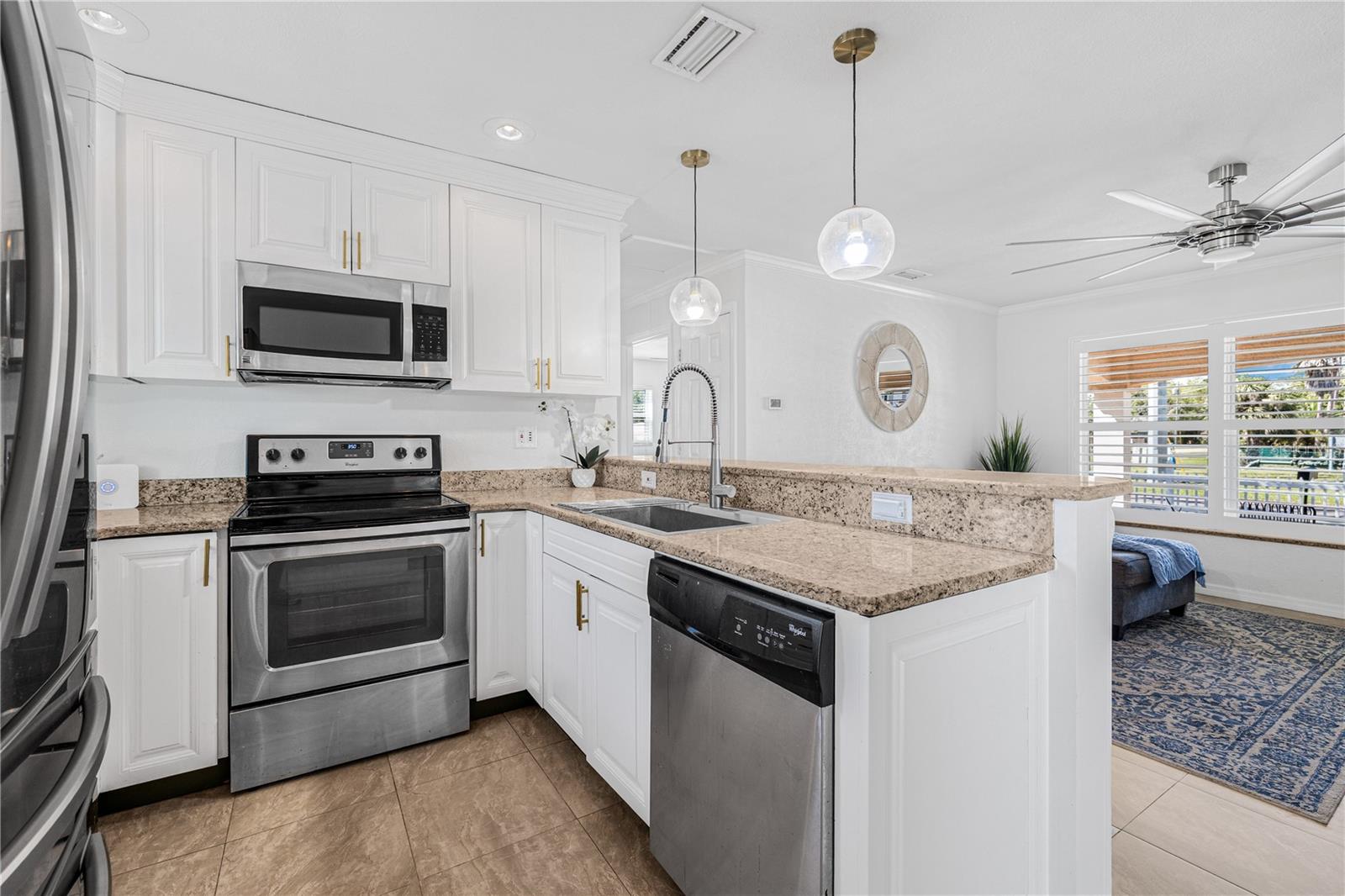 Image 9 of 20 For 5740 67th Avenue N