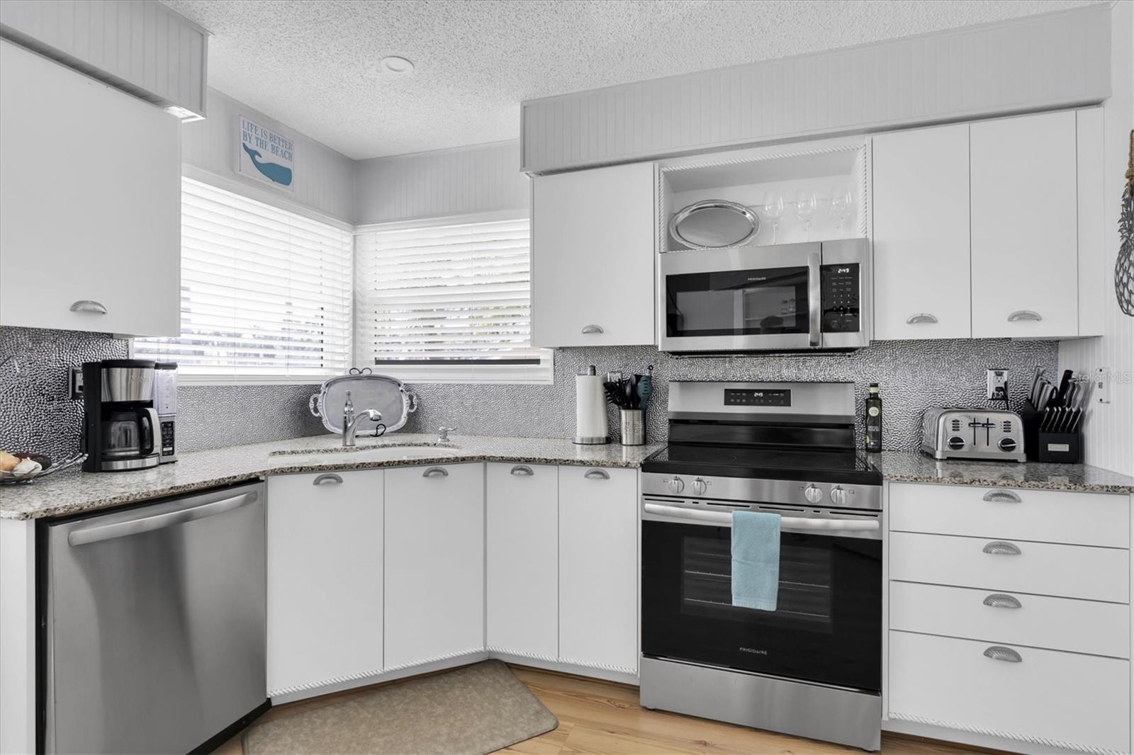Image 14 of 41 For 6100 Bahia Del Mar Circle 105