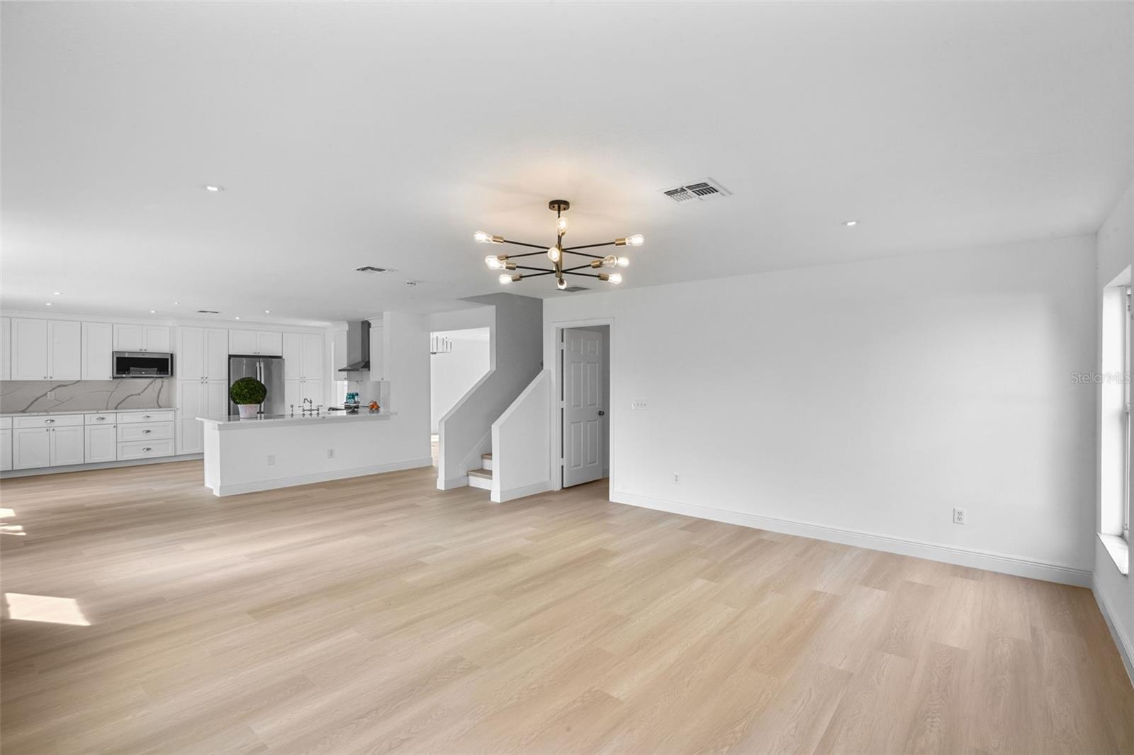 Image 21 of 48 For 1322 Aguacate Court