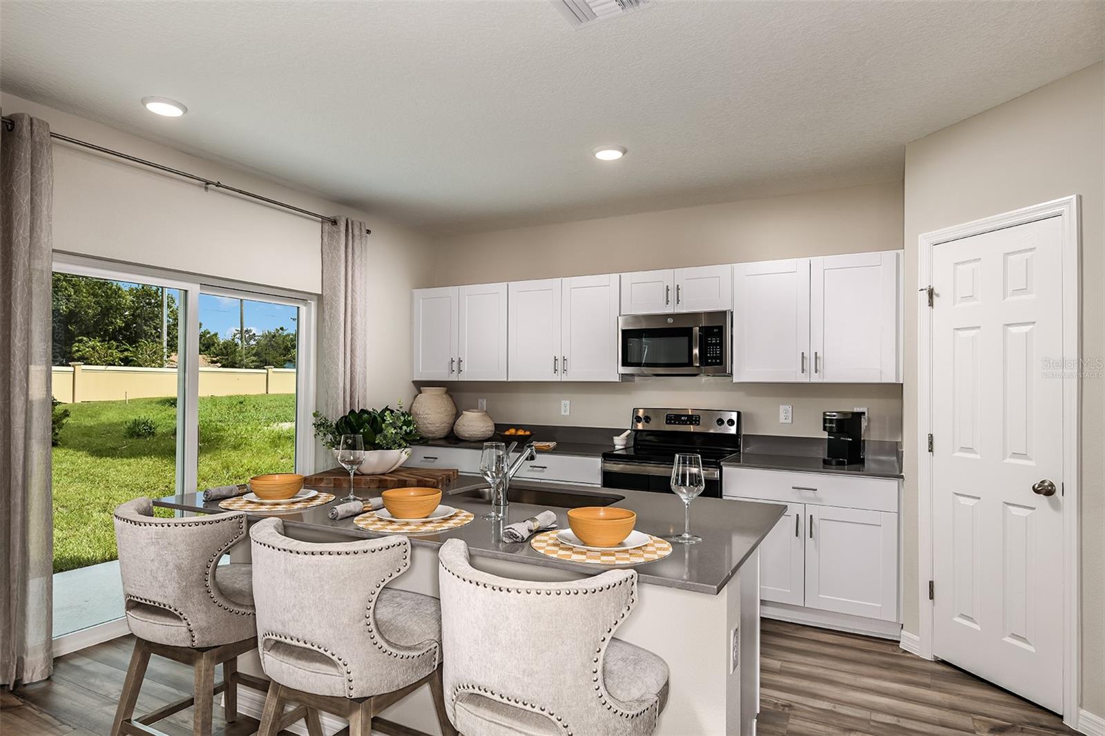 Image 3 of 20 For 37122 Sagemoor Drive