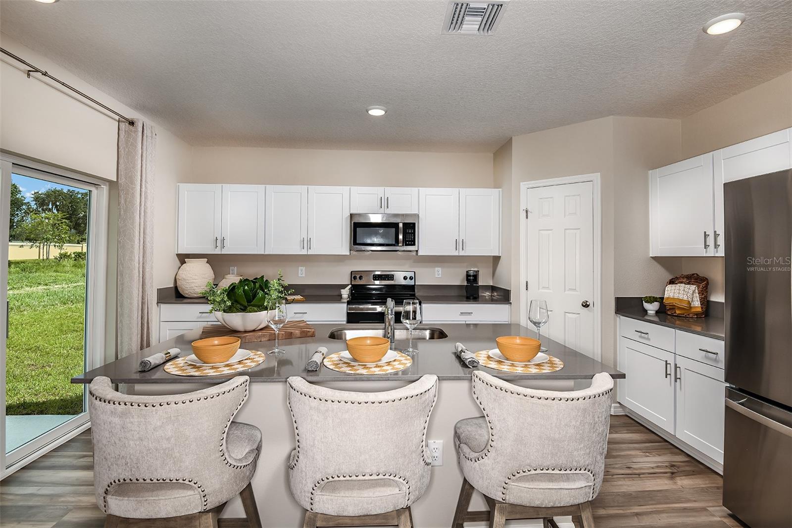 Image 4 of 20 For 37122 Sagemoor Drive