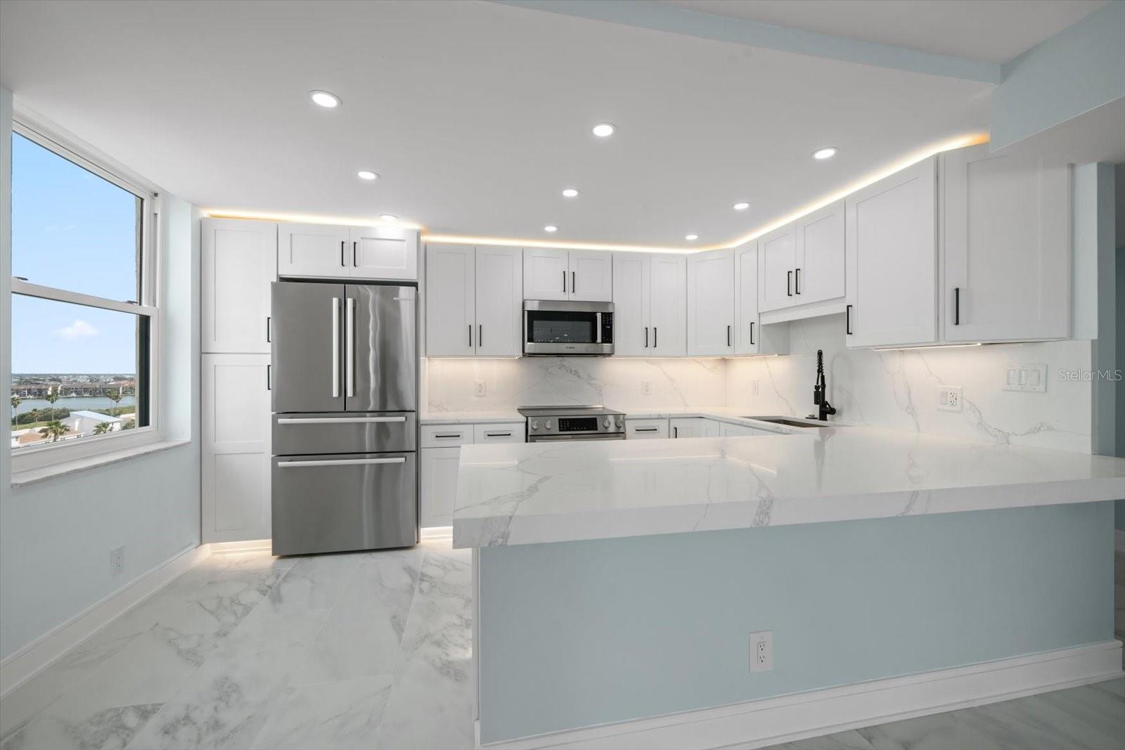 Listing photo id 9 for 1400 Gulf Boulevard 804