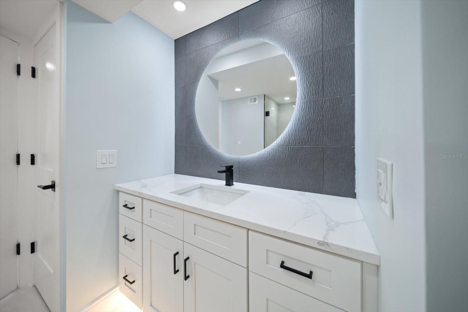 Listing photo id 16 for 1400 Gulf Boulevard 804