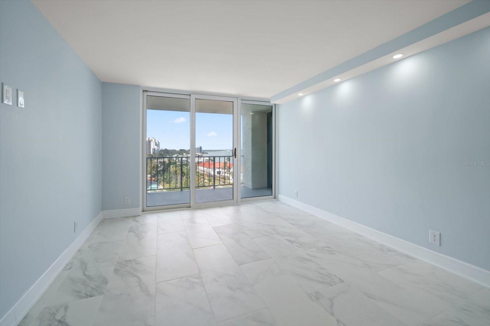 Listing photo id 19 for 1400 Gulf Boulevard 804