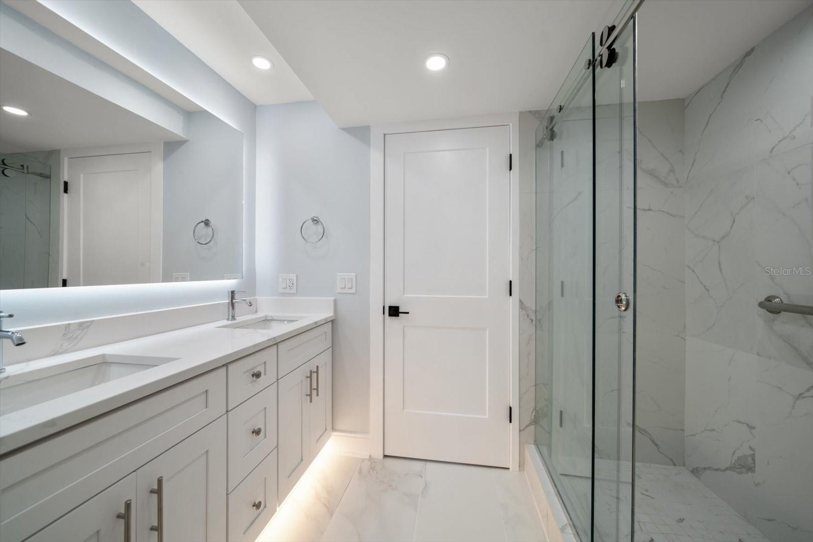 Listing photo id 23 for 1400 Gulf Boulevard 804