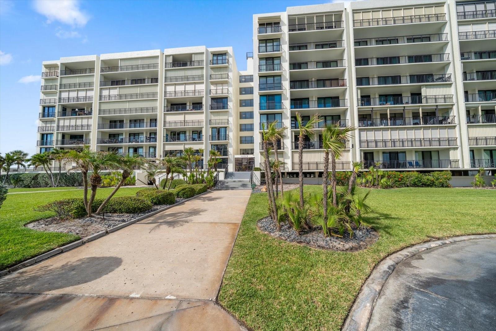 Listing photo id 1 for 1400 Gulf Boulevard 804
