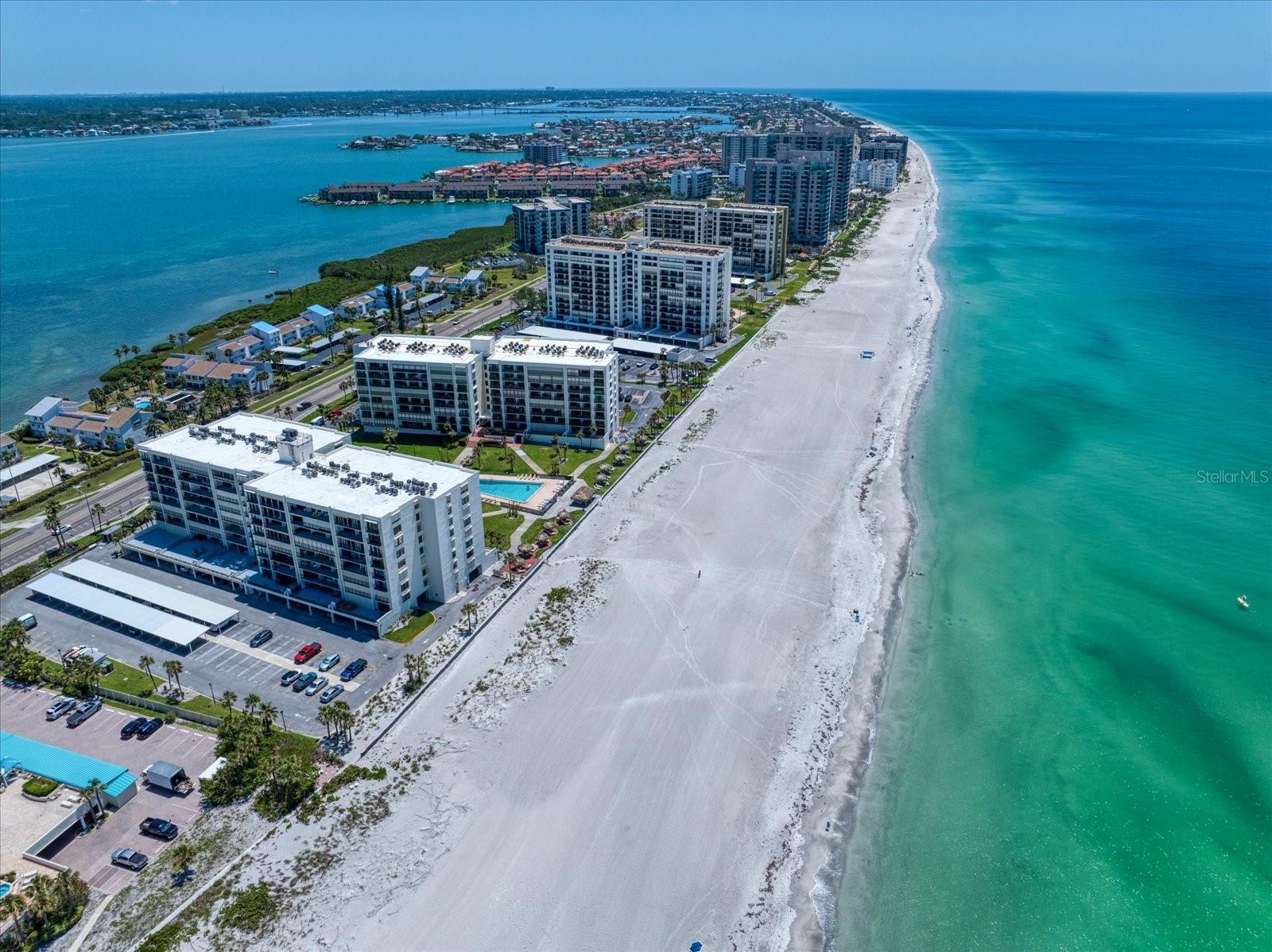 Listing photo id 38 for 1400 Gulf Boulevard 804