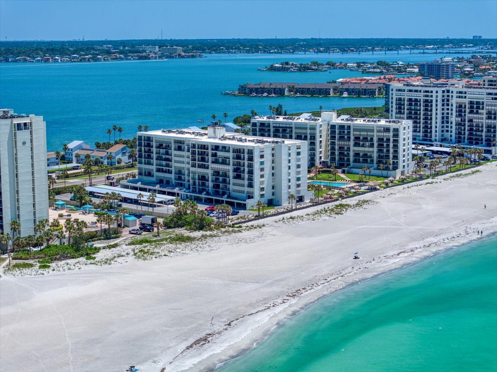 Listing photo id 41 for 1400 Gulf Boulevard 804