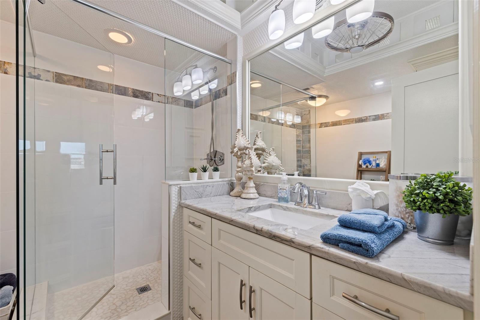Image 19 of 30 For 4950 Gulf Boulevard 408