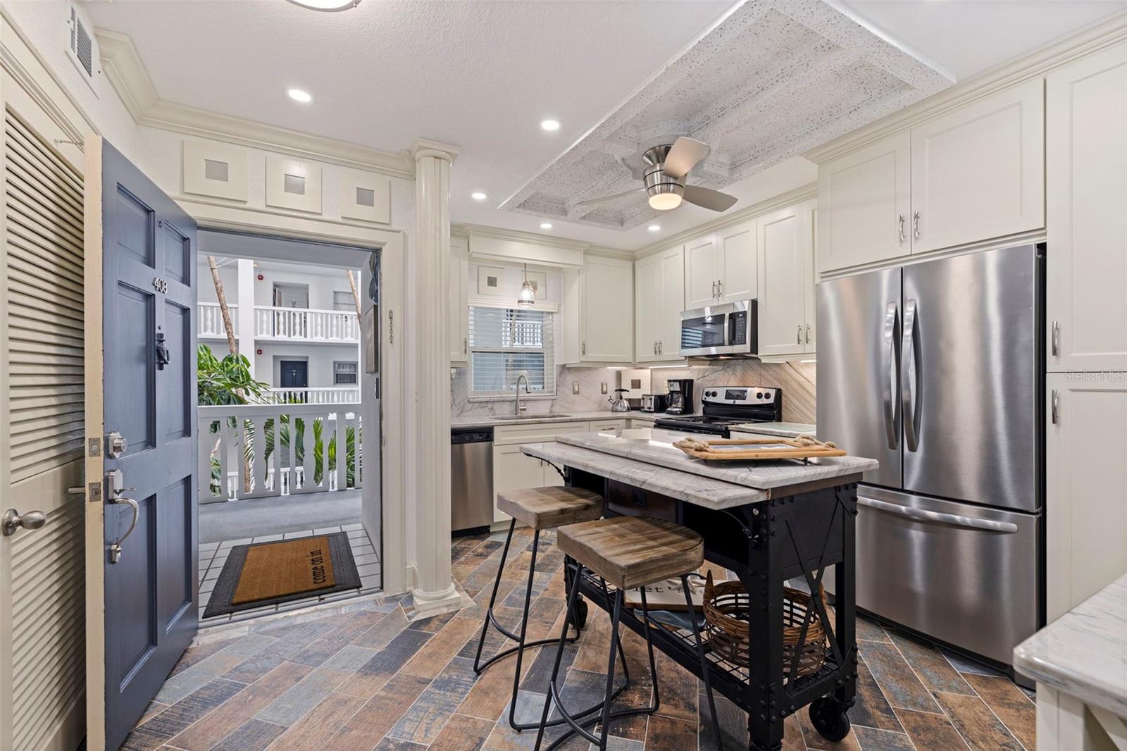 Image 3 of 30 For 4950 Gulf Boulevard 408