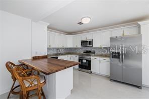 Image 13 of 23 For 2233 Springwood Circle W