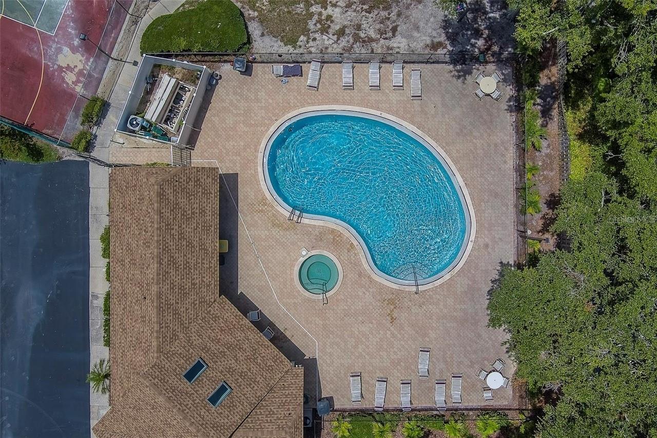 Image 24 of 26 For 2233 Springwood Circle W