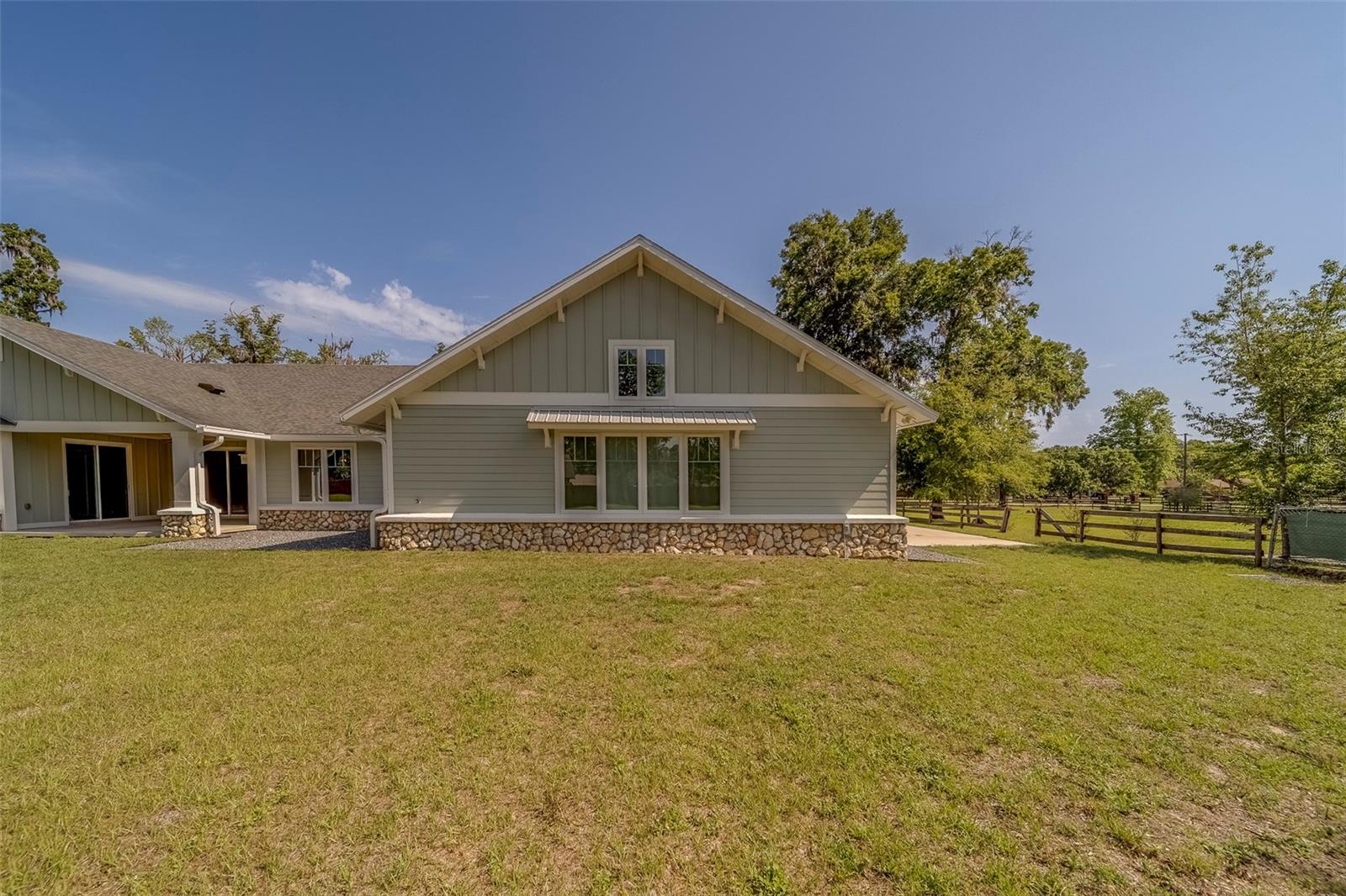 Image 61 of 98 For 4004 47th Place