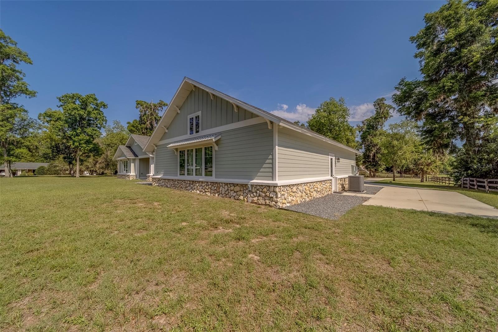Image 62 of 98 For 4004 47th Place