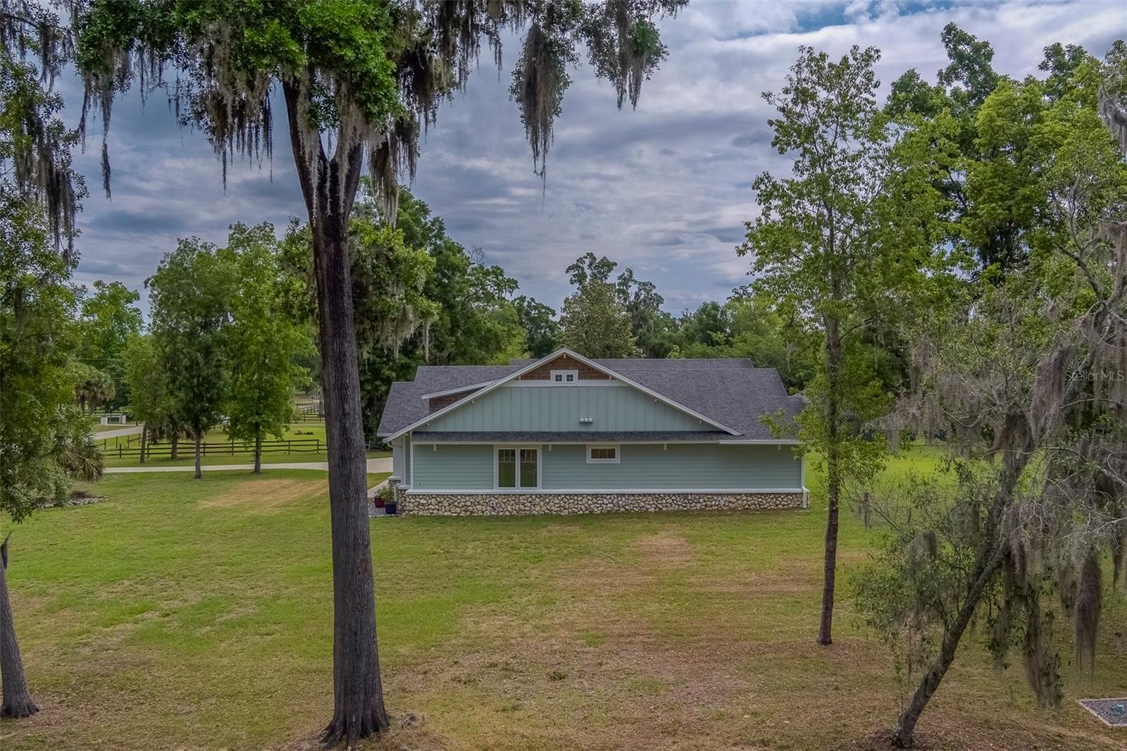 Image 71 of 98 For 4004 47th Place