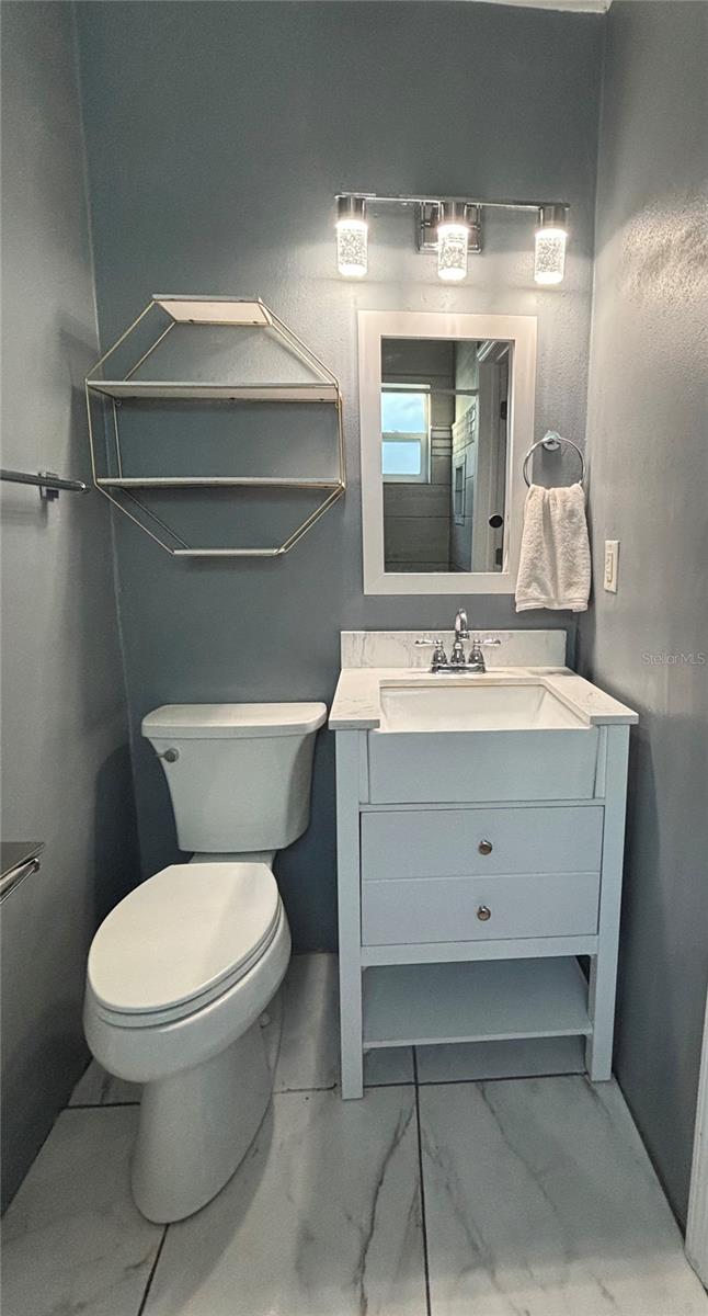 Image 12 of 25 For 821 Karen Street