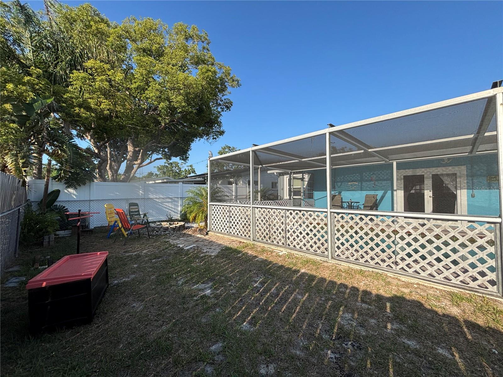 Image 22 of 25 For 821 Karen Street